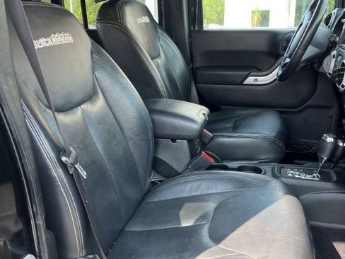 Used 2013 Jeep Wrangler Unlimited Rubicon AWD/4WD image 12