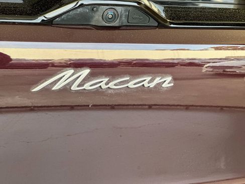 Certified 2025 Porsche Macan Electric RWD image 35