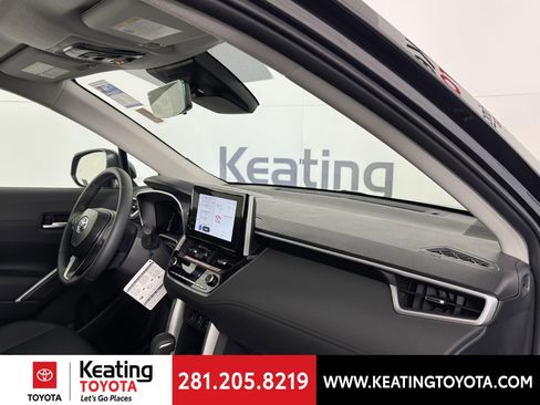 Certified 2025 Toyota Corolla Cross XLE image 23