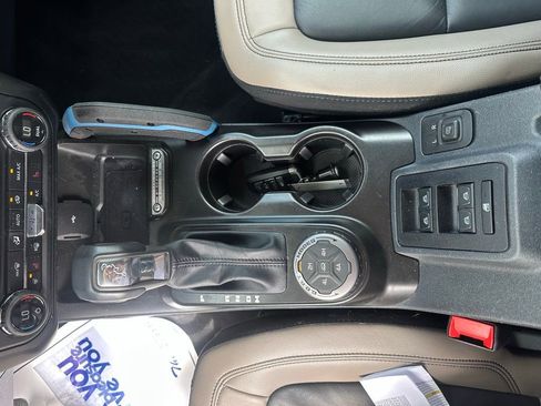 Used 2023 Ford Bronco Wildtrak AWD/4WD image 19