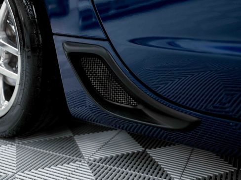 Used 2004 Chevrolet Corvette Z06 w/ Z06 Preferred Equipment Group image 21