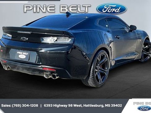 Used 2018 Chevrolet Camaro SS image 11