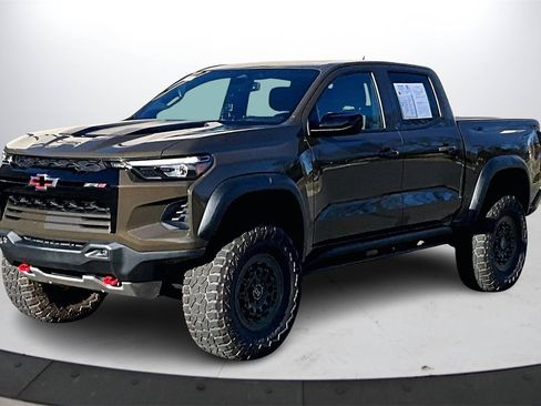 Used 2023 Chevrolet Colorado ZR2 w/ ZR2 Convenience Package III image 4