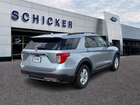 Used 2020 Ford Explorer XLT w/ Equipment Group 202A AWD/4WD image 2