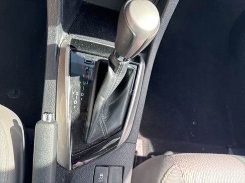 Used 2014 Toyota Corolla LE FWD image 19
