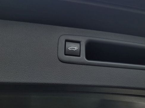 Certified 2024 Toyota Highlander LE image 27