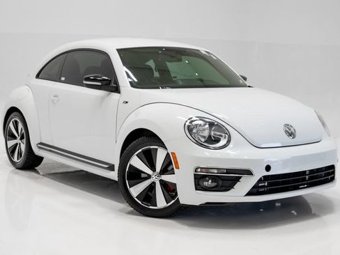 Used 2015 Volkswagen Beetle R-Line FWD image 7