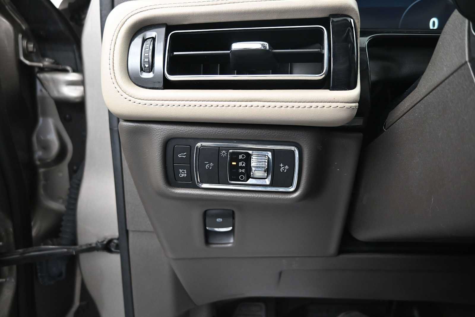 Used 2021 Lincoln Nautilus Reserve AWD/4WD image 17
