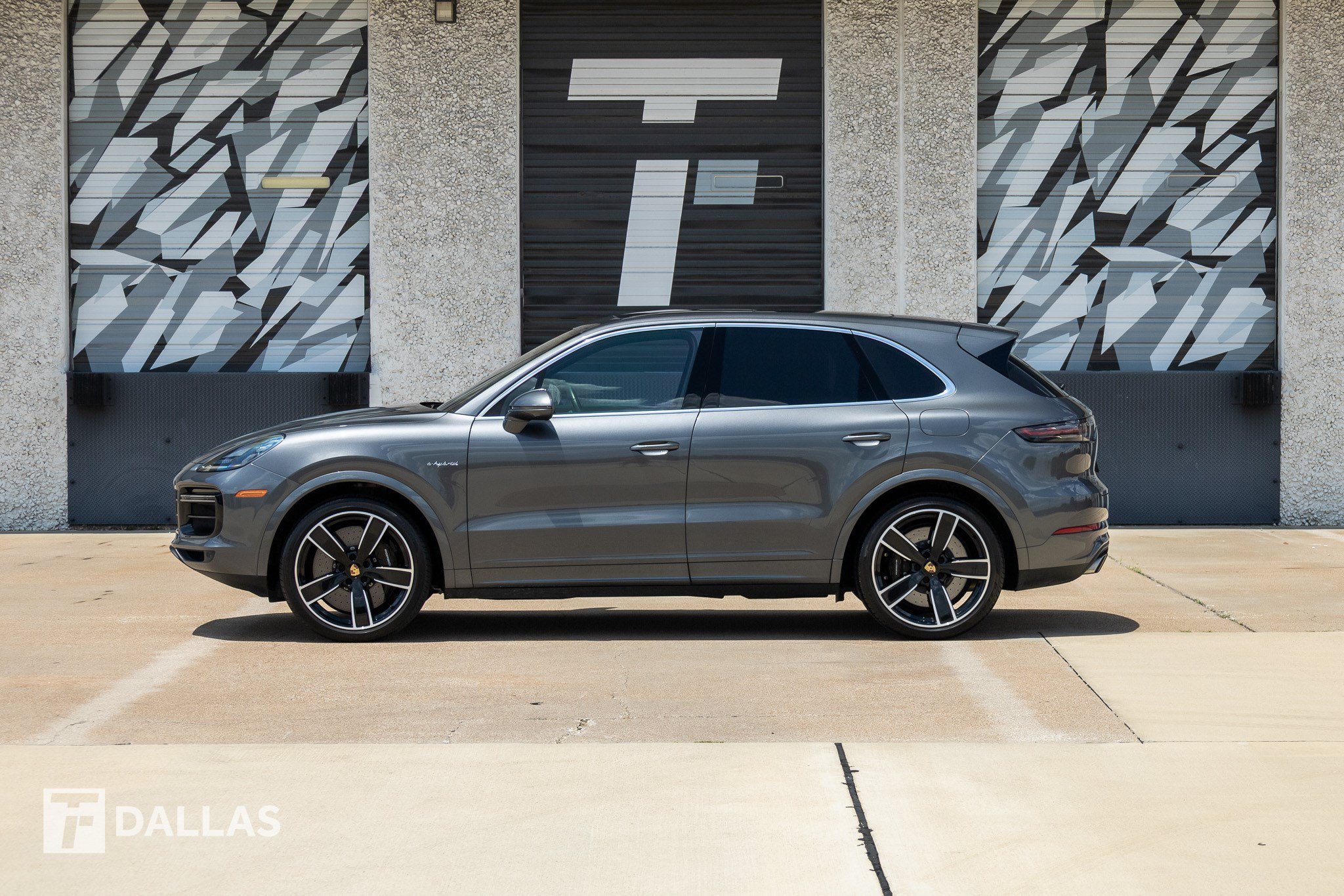 Used 2023 Porsche Cayenne Turbo S AWD/4WD image 1