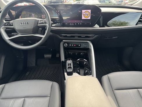 Used 2025 Audi Q5 Premium w/ Convenience Package AWD/4WD image 18
