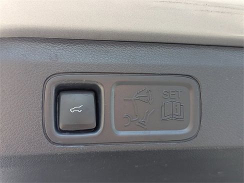 Used 2023 Ford Expedition Max Limited image 14