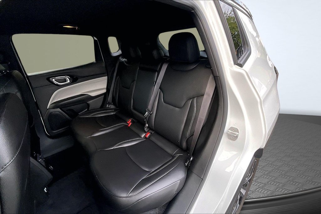 Used 2025 Jeep Compass Limited AWD/4WD image 23