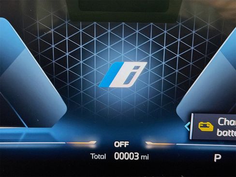 New 2026 BMW X5 xDrive50e w/ Executive Package image 14