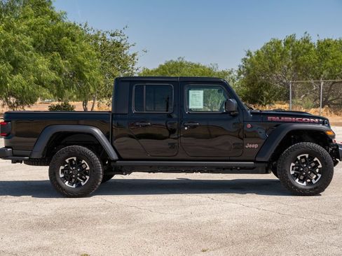 Used 2026 Jeep Gladiator Rubicon AWD/4WD image 9