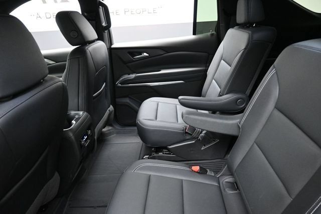Certified 2025 Chevrolet Traverse LT w/ Sun and Wheel Package FWD image 24