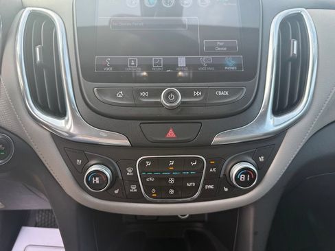 Used 2018 Chevrolet Equinox Premier FWD image 40