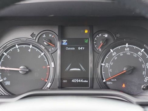 Used 2023 Toyota 4Runner SR5 Premium w/ Moonroof Package RWD image 19