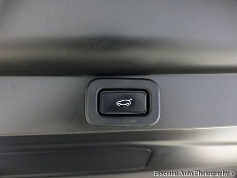 Used 2023 Land Rover Range Rover SE image 35