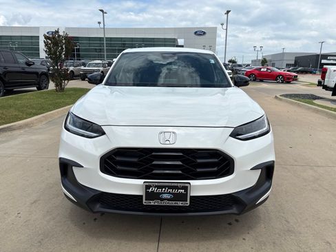 Used 2023 Honda HR-V Sport image 9