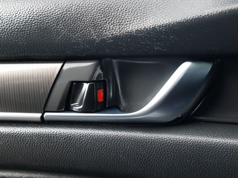 Used 2018 Honda Accord Sport image 44