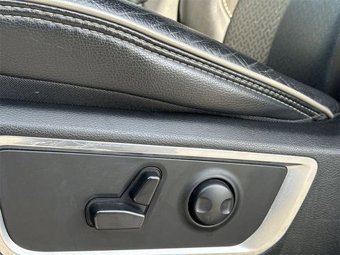 Used 2024 RAM 1500 Laramie image 14