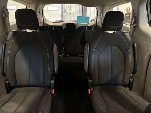 Used 2023 Chrysler Voyager LX FWD image 25