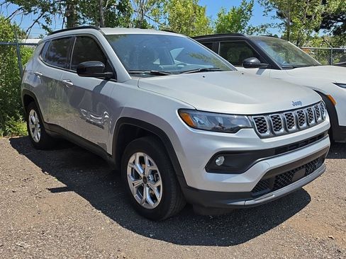 Certified 2025 Jeep Compass Latitude AWD/4WD image 2