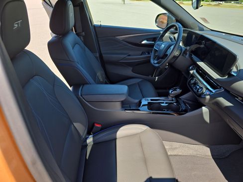 Used 2024 Buick Envista Sport Touring w/ Convenience I Package FWD image 10