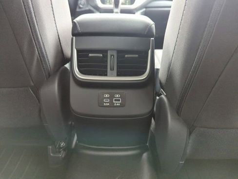 Used 2025 Subaru Outback Premium image 31