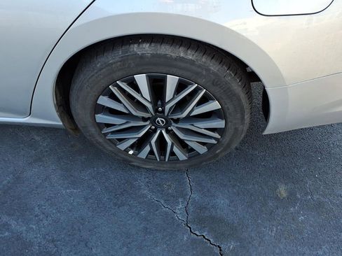 Used 2024 Nissan Altima 2.5 SV image 6