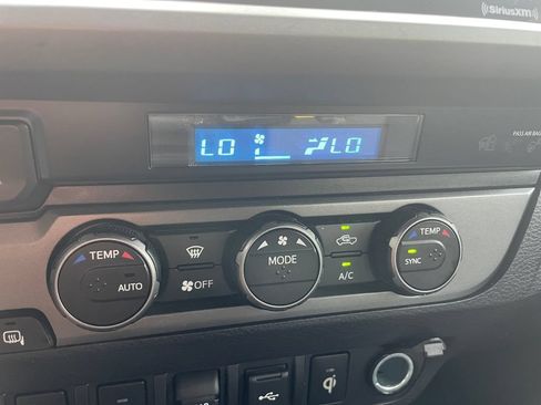 Used 2021 Toyota Tacoma TRD Sport w/ Technology Package AWD/4WD image 28