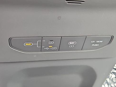 Used 2024 Kia EV9 Land w/ Towing Package image 30