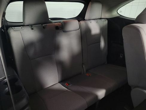 Used 2023 Toyota Highlander LE AWD/4WD image 17