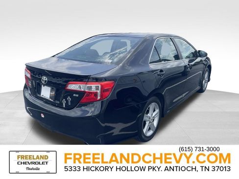 Used 2012 Toyota Camry SE FWD image 6