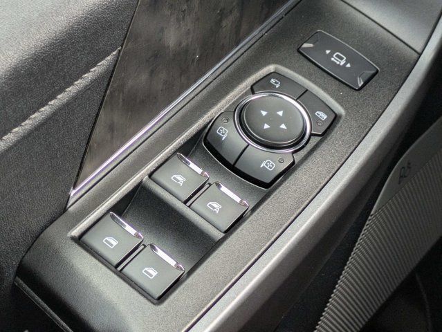 Used 2025 Ford F250 Lariat w/ Black Appearance Package AWD/4WD image 23