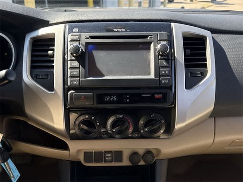 Used 2013 Toyota Tacoma PreRunner w/ SR5 Pkg image 15