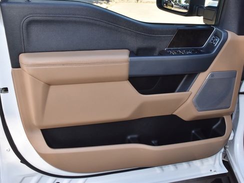 Used 2024 Ford F250 Lariat w/ Chrome Package image 35