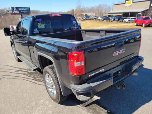 Used 2019 GMC Sierra 2500 Denali w/ Duramax Plus Package image 10