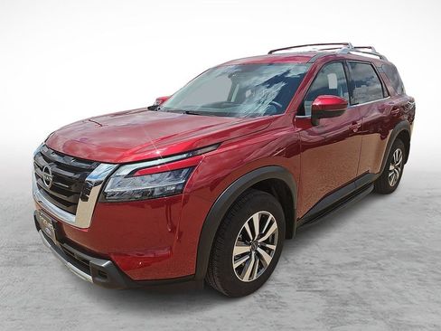 Used 2024 Nissan Pathfinder SL FWD image 5