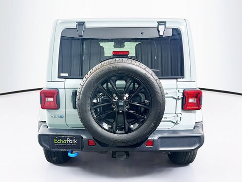 Used 2024 Jeep Wrangler Unlimited Sahara w/ Technology Group AWD/4WD image 7
