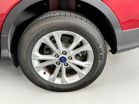 Used 2018 Ford Escape SEL image 11