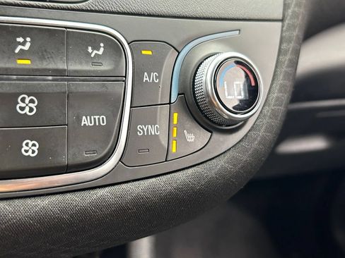 Used 2025 Chevrolet Malibu LT FWD image 32