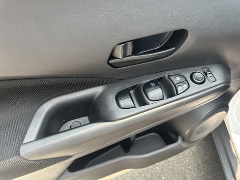 Used 2025 Nissan Kicks Play S FWD image 9
