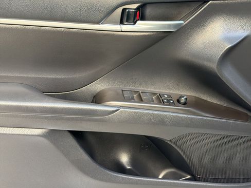 Used 2023 Toyota Camry SE w/ Convenience Package image 11