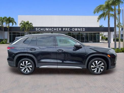 Certified 2025 Volkswagen Tiguan S FWD image 8