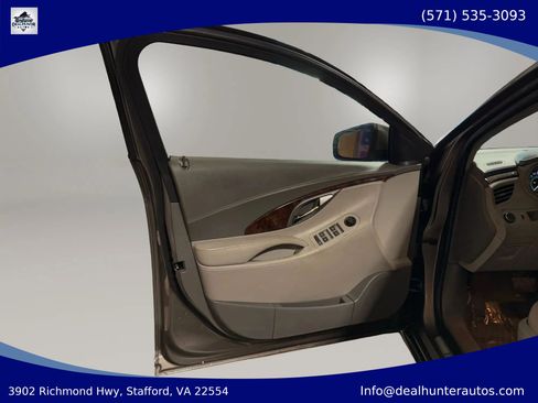 Used 2012 Buick LaCrosse FWD image 18