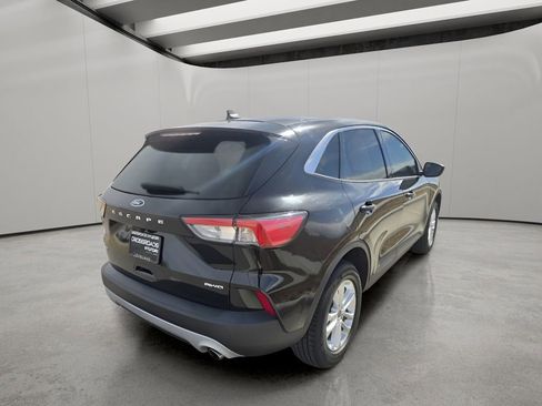 Used 2022 Ford Escape SE w/ Cold Weather Package image 5