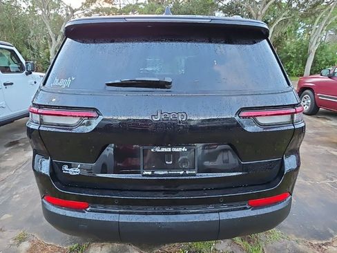 Certified 2024 Jeep Grand Cherokee L Laredo image 7