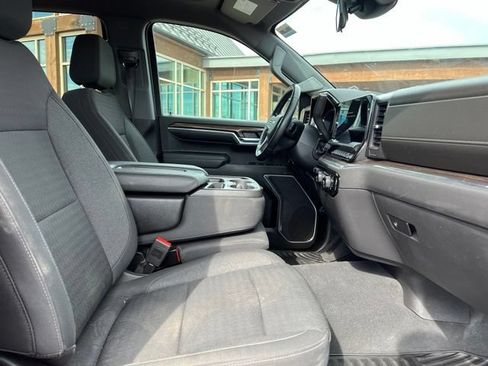 Used 2023 Chevrolet Silverado 1500 LT w/ Safety Package AWD/4WD image 19