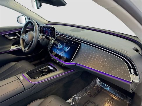 Used 2025 Mercedes-Benz E 450 4MATIC Sedan w/ Winter Package image 31